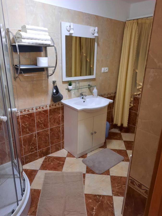 Ambrozia Guesthouse 나지카니자 외부 사진