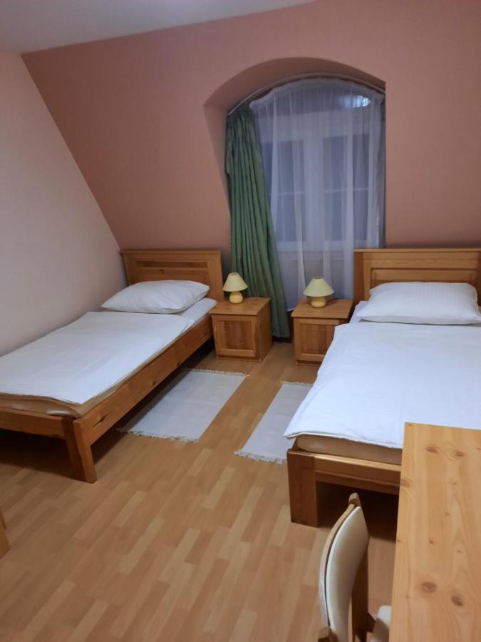 Ambrozia Guesthouse 나지카니자 외부 사진