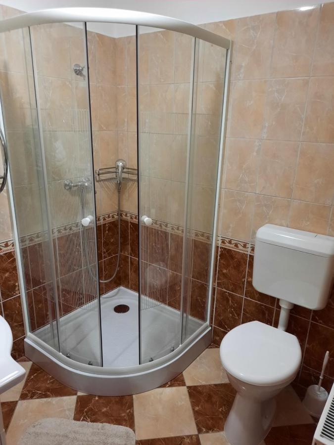 Ambrozia Guesthouse 나지카니자 외부 사진
