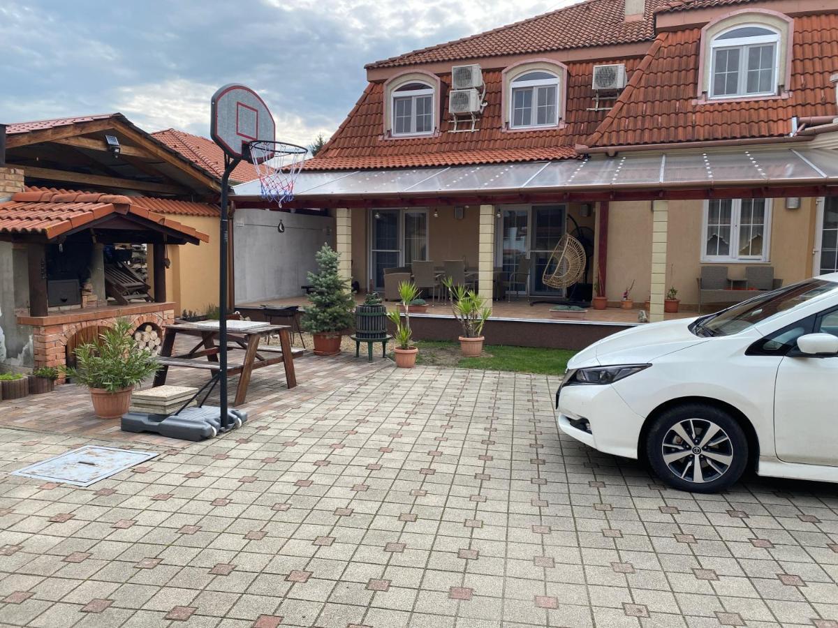 Ambrozia Guesthouse 나지카니자 외부 사진