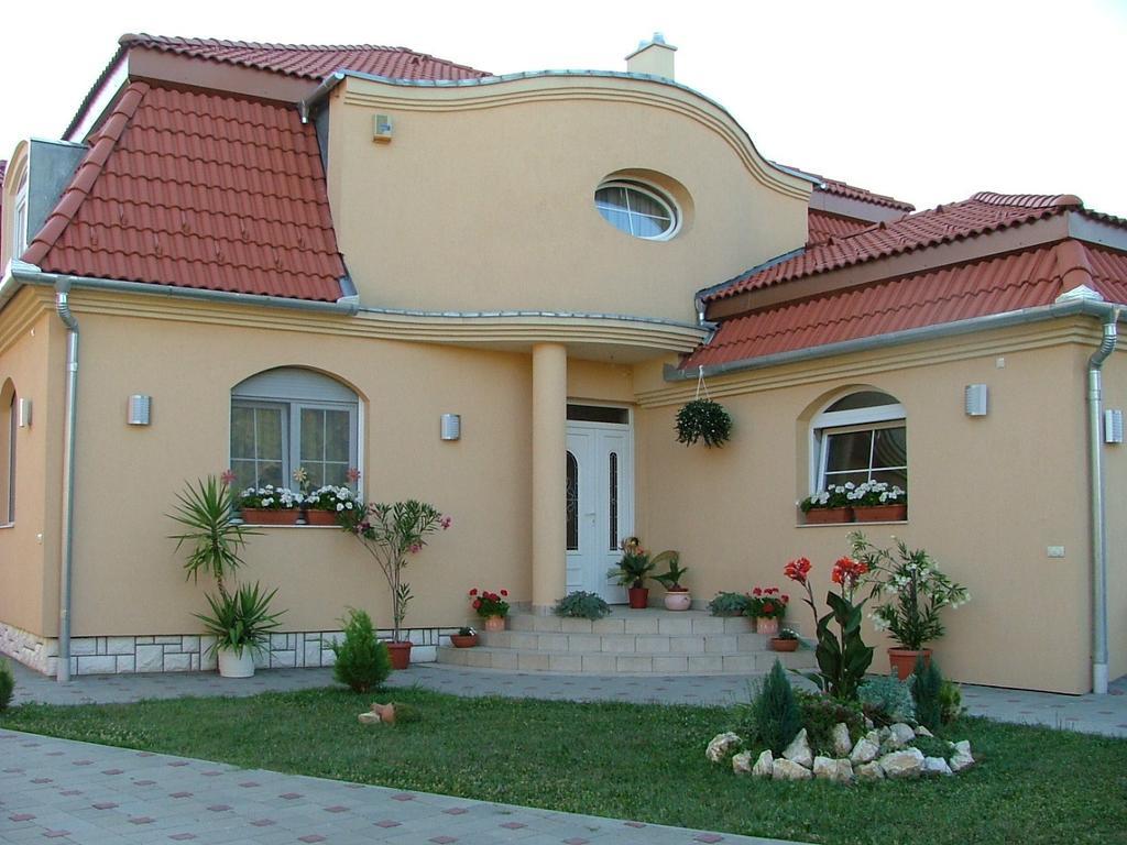 Ambrozia Guesthouse 나지카니자 외부 사진