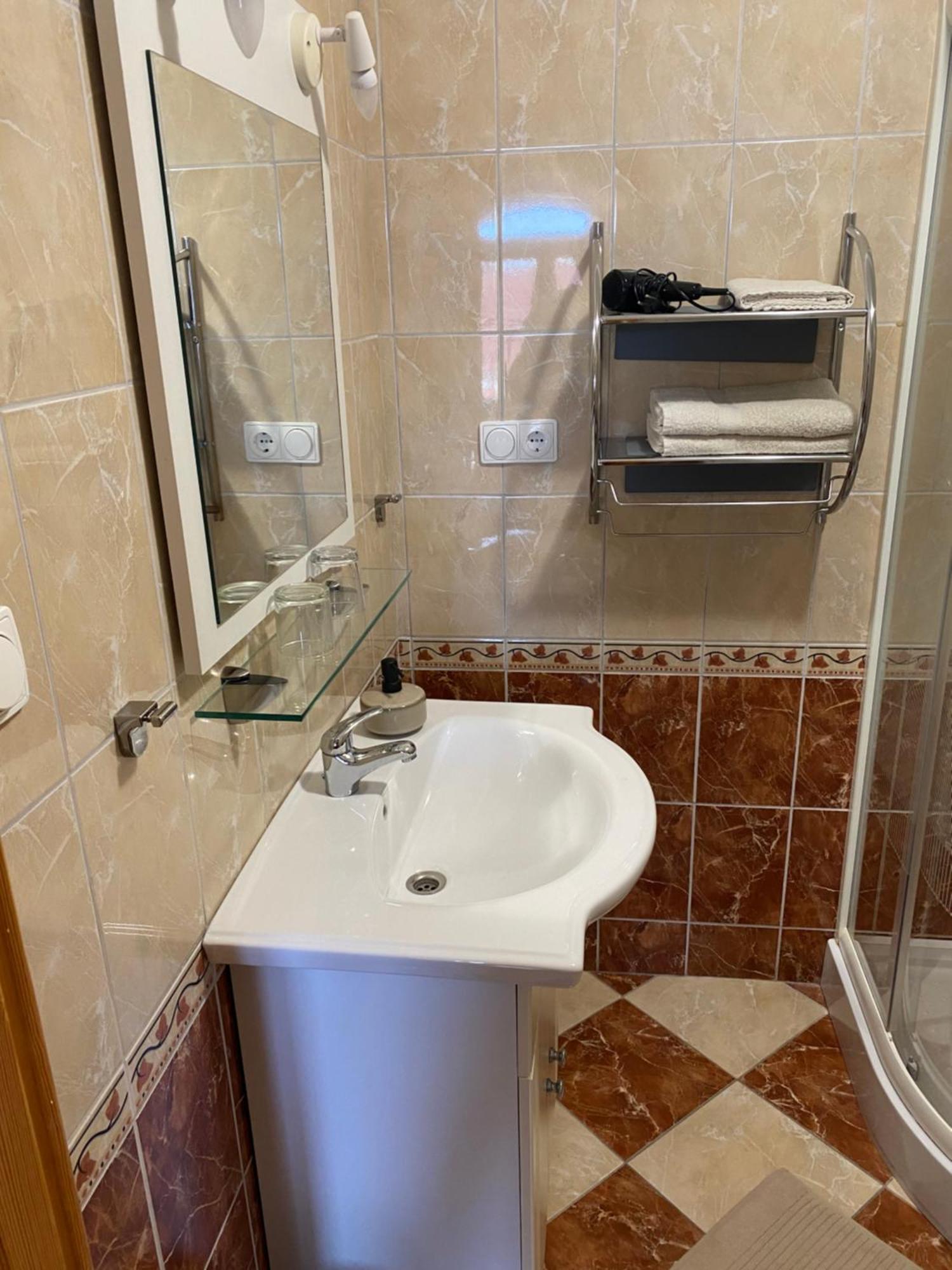 Ambrozia Guesthouse 나지카니자 외부 사진