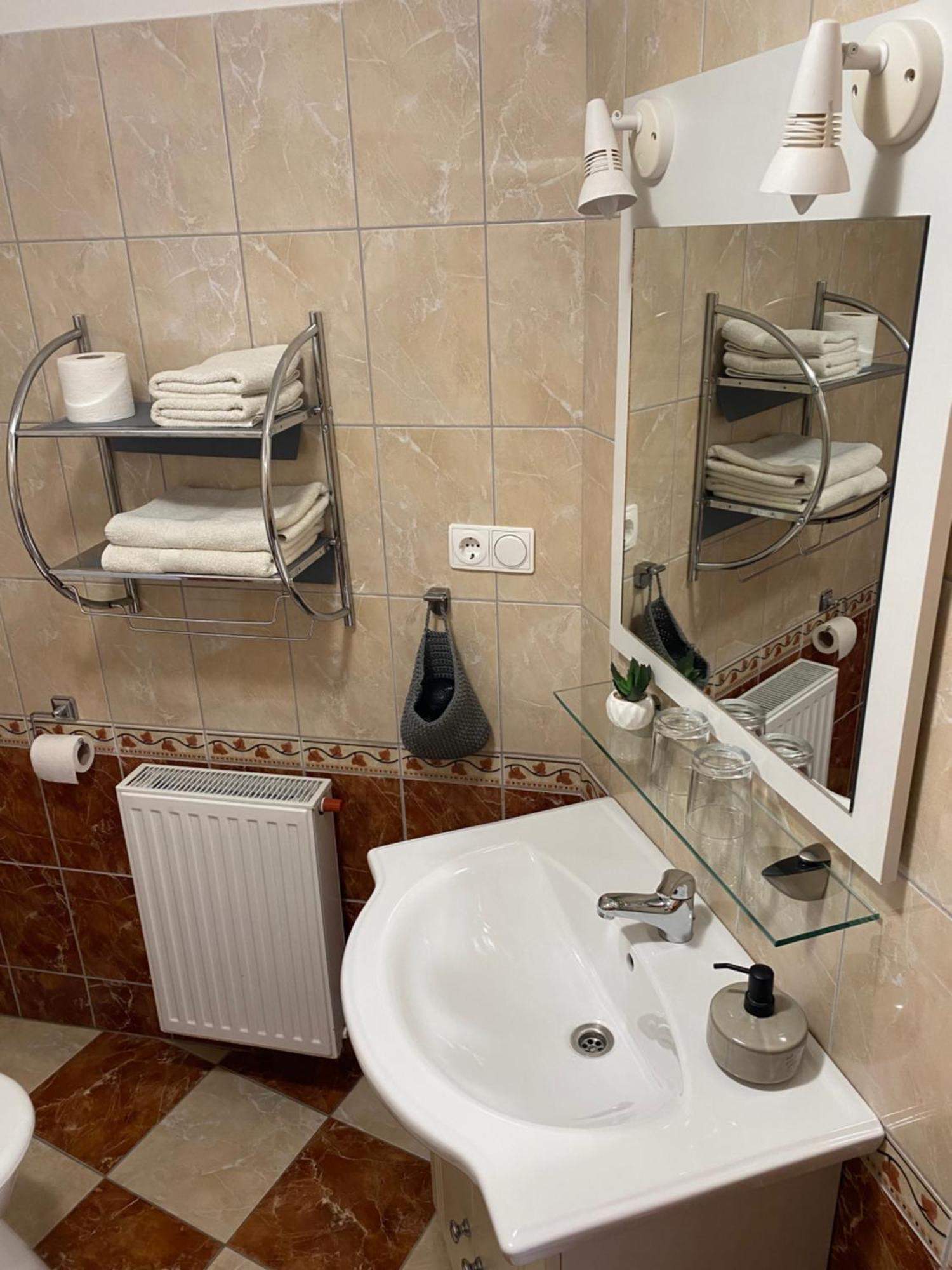 Ambrozia Guesthouse 나지카니자 외부 사진