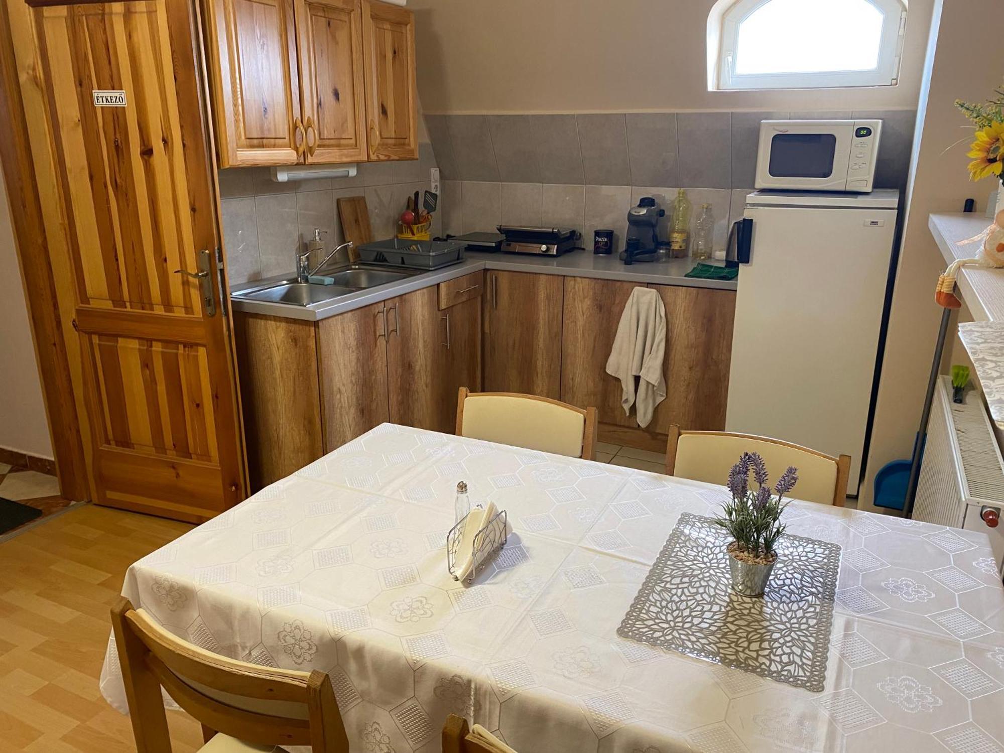 Ambrozia Guesthouse 나지카니자 외부 사진