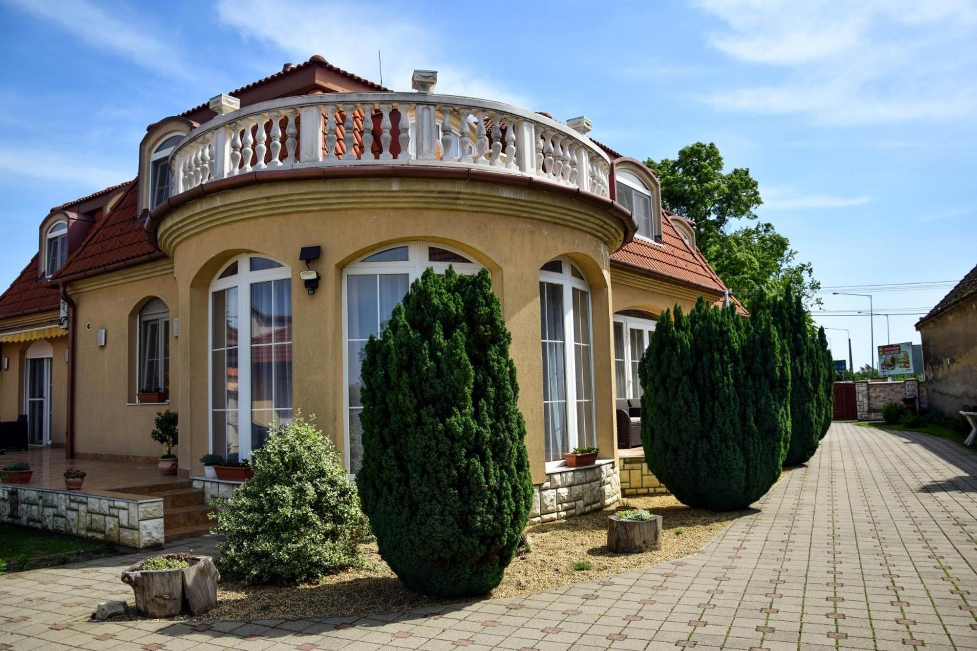 Ambrozia Guesthouse 나지카니자 외부 사진